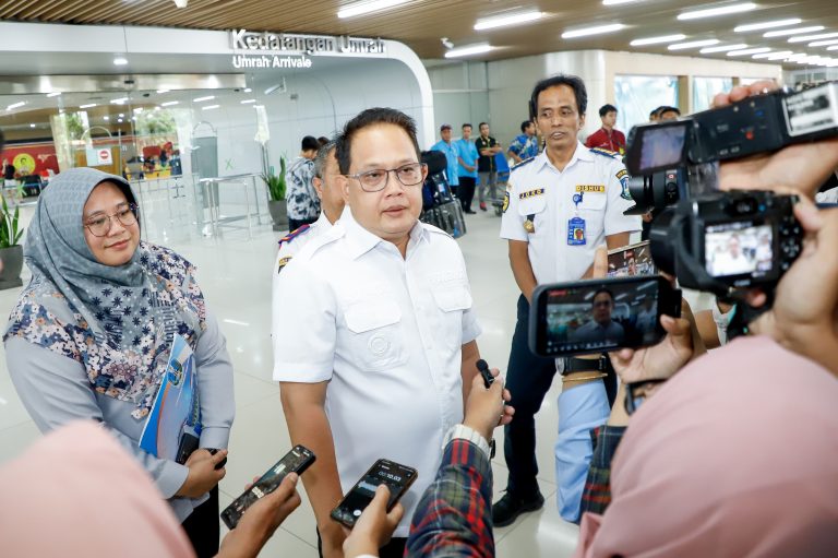 Koin Jagat Berdampak ke Fasum, Pj. Gubernur Jatim Gandeng Kementerian Komdigi dan Pihak Berwenang untuk Penertiban
