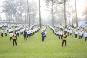 Peserta Retreat Magelang Semangat Ikuti Olahraga Pagi, Mendagri Tito Ikut Senam Pagi Bersama