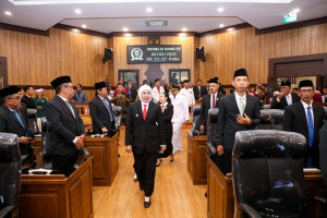 Hadiri Sertijab Walikota dan Wakil Walikota Mojokerto, Gubernur Khofifah Ajak Siapkan Sekolah Rakyat untuk Keluarga Miskin dan Miskin Ekstrim