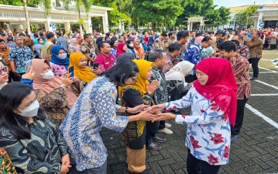 Pimpin Apel Pagi, Gubernur Khofifah Minta ASN Pemprov Jatim Tetap Produktif Selama Libur Lebaran