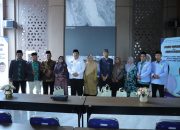 Peduli Guru Ngaji, Bupati Warsubi dan Keluarga Bagikan Sedekah Ramadan untuk 10.000 Penerima
