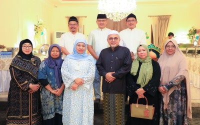 Akhiri Rangkaian Tiga Hari Open House Lebaran Iedul Fitri , Gubernur Khofifah Sampaikan Terima Kasih pada Ribuan Masyarakat yang Hadir di Grahadi dan Kediaman