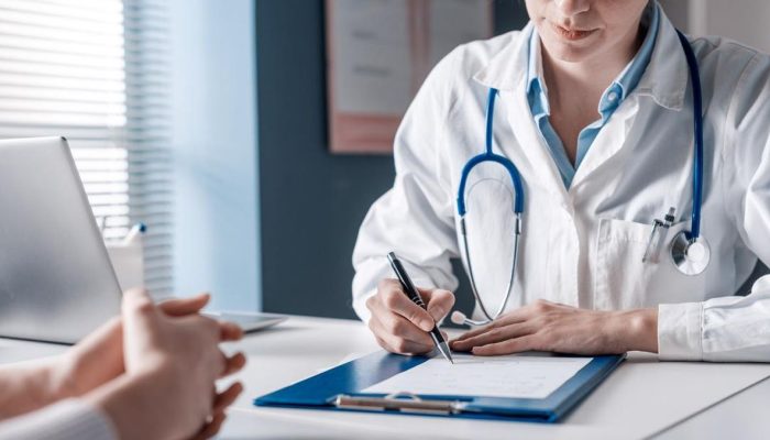 Menkes Budi Izinkan PPDS Praktik Dokter Umum untuk Kurangi Beban Ekonomi