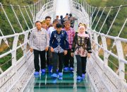 Gubernur Khofifah Optimis Jembatan Kaca Seruni Point Bromo Perkuat Magnet Pariwisata Jawa Timur