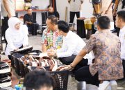 Dukung Produk UMKM Jatim Tembus Pasar Internasional, Wapres Gibran dan Gubernur Khofifah Sambangi Produsen Kendang Jimbe Blitar