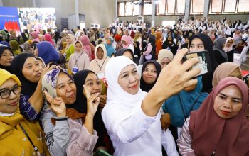 Wapres Gibran Apresiasi Semangat Pendamping dan Nasabah PNM Mekaar di Bondowoso, Gubernur Khofifah: 2,4 Juta IRT di Jatim Berdaya Lewat UMKM