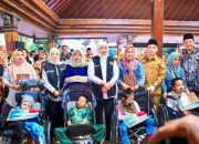 Komitmen Tekan Angka Kemiskinan Esktrem Hingga Nol Persen, Gubernur Khofifah Salurkan Bantuan dan Zakat Produktif Untuk Masyarakat Mojokerto
