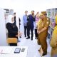 Meninjau Siswa di Hari Pertama Masuk Sekolah Rakyat, Gubernur Khofifah Komitmen Kawal Visi Besar Presiden untuk Putus Kemiskinan Melalui Pendidikan