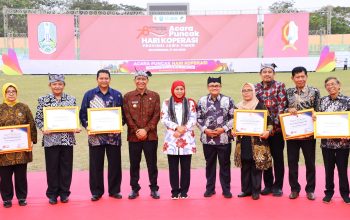 Jatim Tercepat Bentuk Koperasi Merah Putih, Gubernur Khofifah Tegaskan Unit Usaha KMP Harus Sinergi Dengan UKM Setempat