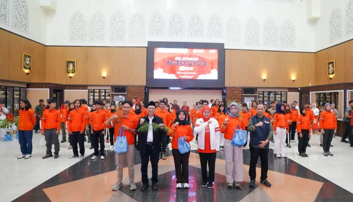 Lepas Wanala UNAIR, Hari Ini Bergabung Tim Ekspedisi 80 Gunung Arjuno, Gubernur Khofifah Pesankan Wejangan Sunan Kalijaga: Urip Iku Urup