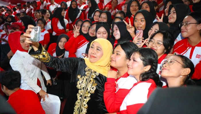 Apresiasi Paskibraka dan Pendukung  Acara HUT Ke-80 RI, Gubernur Khofifah: Jadilah Anak Terbaik di Negeri Ini, Jaga Persatuan dan Terus Cintai NKRI.