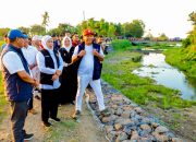 Gubernur Khofifah Pastikan Pemasangan Bronjong di Situbondo Selesai, Lindungi Sawah dan Permukiman dari Banjir