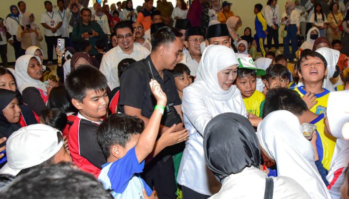 Peringati World Sight Day, Gubernur Khofifah: Aksi Kolaboratif Ini Selamatkan Penglihatan Generasi Muda Jatim