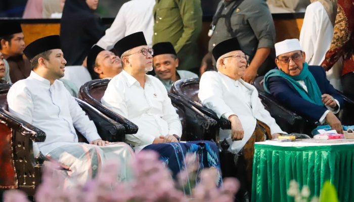 Wagub Emil Hadiri Puncak 2 Abad Tambakberas, Tegaskan Pesantren Sebagai Mercusuar Ilmu dan Moralitas Bangsa