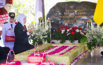 Gubernur Khofifah: Ziarah Makam Proklamator Jadi Tradisi Pemprov Jatim untuk Rawat Patriotisme