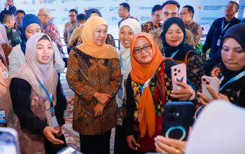Gubernur Khofifah: KUR Jadi Motor Penggerak Ekonomi Rakyat di Tengah Satu Tahun Kepemimpinan Presiden Prabowo