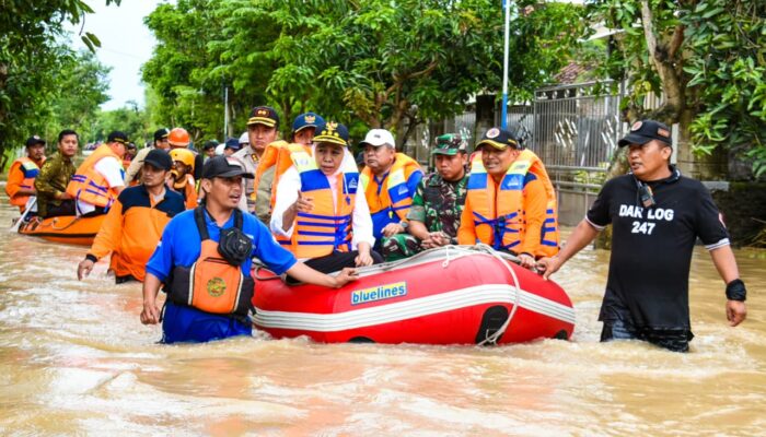 Optimalkan Respons Bencana, Gubernur Khofifah Pimpin Kolaborasi Lintas Instansi Gelar OMC Kendalikan Cuaca di Area Gunung Semeru