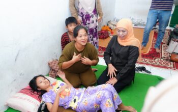 Gerak Cepat Kemanusiaan, Gubernur Khofifah Kirim Bantuan Logistik dan Relawan Jatim untuk Sumut, Aceh, dan Sumbar