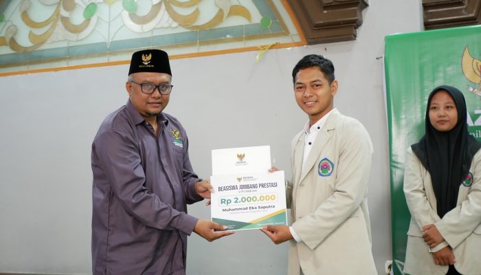 Dua Mahasiswa Unipdu Raih Beasiswa Baznas Jombang Prestasi 2025