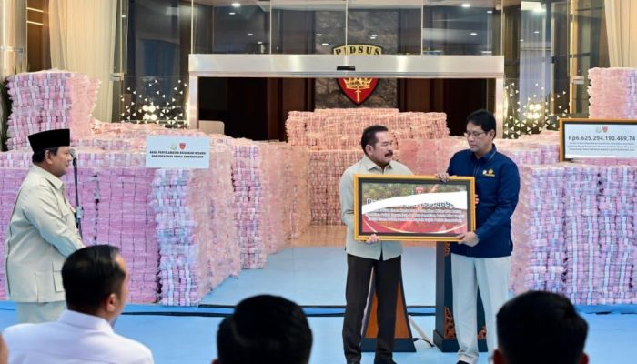 Selamatkan 4 Juta Hektare Hutan dan Rp6,6 Triliun, Presiden Apresiasi Kerja Keras Jajaran