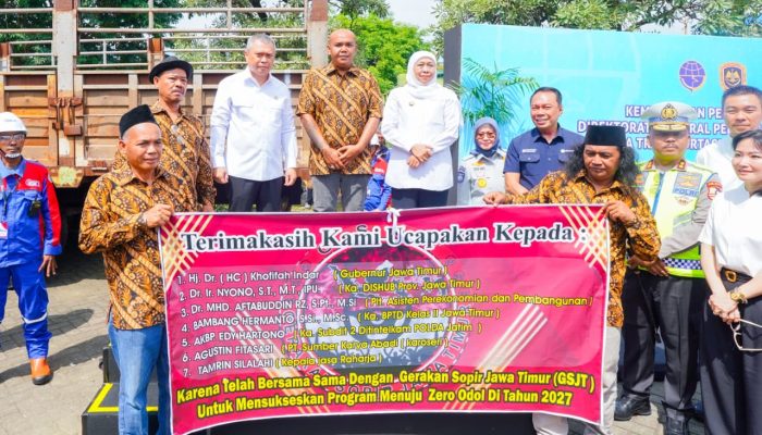 Gubernur Khofifah Raih Apresiasi Menhub atas Penanganan ODOL, Jatim Siap Jadi Pelopor Zero ODOL 2027