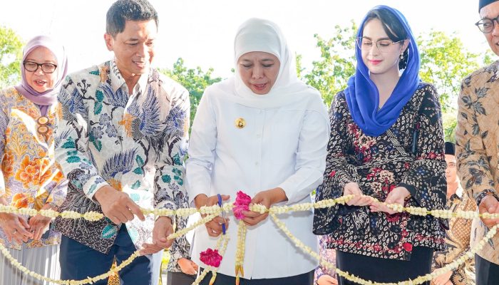 Gubernur Khofifah Dorong Produk Pesantren Naik Kelas Lewat OPOP Training Center Berbasis Teknologi dan AI di ITS Surabaya