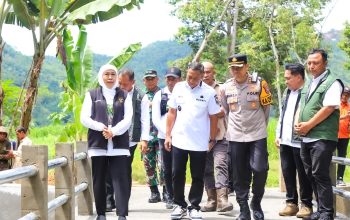 Gubernur Khofifah Pastikan Rekonstruksi Jembatan Tambakrejo Pacitan Berjalan Optimal demi Akses Sosial dan Ekonomi Warga