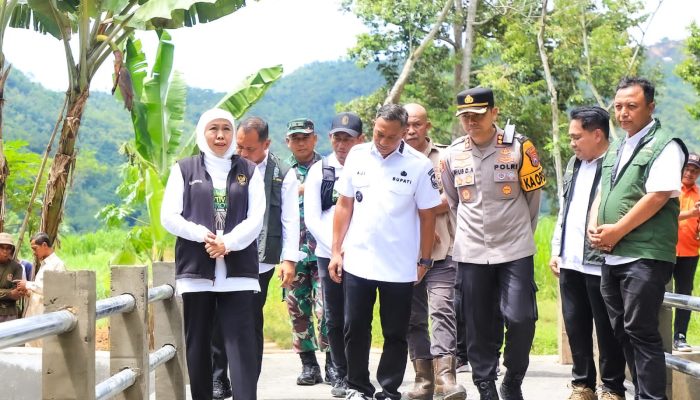 Gubernur Khofifah Pastikan Rekonstruksi Jembatan Tambakrejo Pacitan Berjalan Optimal demi Akses Sosial dan Ekonomi Warga