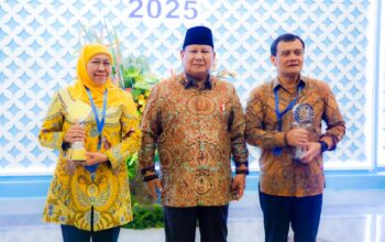 Disaksikan Presiden Prabowo, Gubernur Khofifah Terima Championship TP2DD Kawasan Jawa–Bali dari Bank Indonesia atas Komitmen Integrasi Digitalisasi Fiskal di Jatim