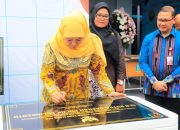 Gubernur Khofifah Luncurkan Resource Center Deteksi Dini Ketunarunguan di SLB-B Karya Mulya, Jadikan Sanitasi & Kesehatan Rungu Bagian Mutu Layanan