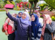 Rekor 19,8 Juta Pergerakan Wisatawan Nataru 2026, Gubernur Khofifah Apresiasi Kepala Daerah se-Jawa Timur, Pastikan Jatim Tetap Jadi Kiblat Liburan Aman dan Nyaman