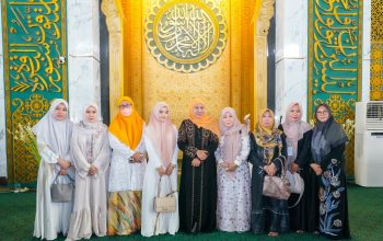 Gubernur Khofifah Hadiri Khotmil Qur’an dan Istighotsah di Masjid Nasional Al-Akbar, Tegaskan Peran Ulama dan Umara’ Sebagai Pilar Kekuatan Jatim