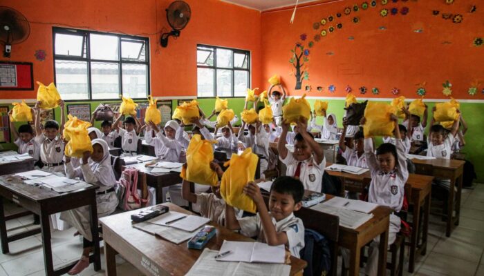 MBG Ramadan Resmi Didistribusikan ke Siswa