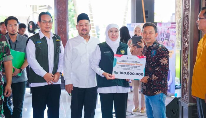 Gubernur Khofifah Lanjutkan Sapa Bansos Amaliyah Ramadan ke-15 di Gresik