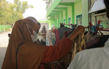 Kokurikuler Ramadan SMP Islam Al Madinah Jombang, Siswa Belajar Empati Melalui Bazar Sosial dan Kegiatan Keagamaan