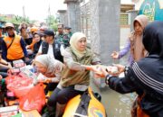 Gubernur Khofifah Turun ke Lokasi Banjir, Percepat Penanganan dan Salurkan Bantuan