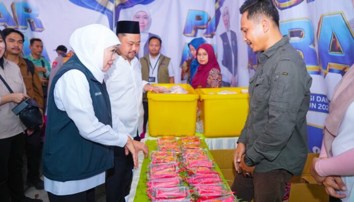 Gubernur Khofifah Gencarkan Pasar Murah di Gresik Jelang Lebaran, Pastikan Stok Bahan Pokok Aman dan Harga Terjangkau