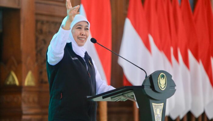 Khofifah Indar Parawansa Salurkan Bansos Rp8,35 Miliar untuk Warga Tuban dalam Program Sapa Bansos Ramadan