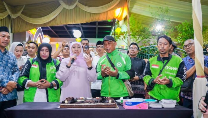 Gubernur Khofifah Tutup Riyayan Bersama 250 Ojol, Tegaskan Kepedulian Pekerja Sektor Informal