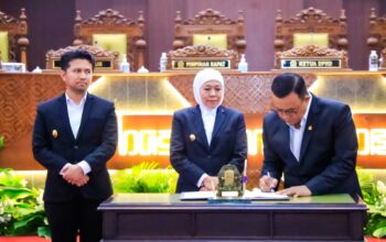 Gubernur Khofifah Sampaikan LKPJ 2025, Capaian Kinerja RKPD Jatim Tembus 98,33 Persen dengan 4.021 Indikator Terlaksana