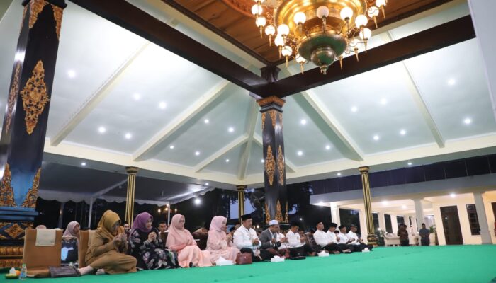 Jombang Raih Penghargaan Pengelolaan Sampah, Bupati Hadiahkan Umrah untuk Petugas Kebersihan