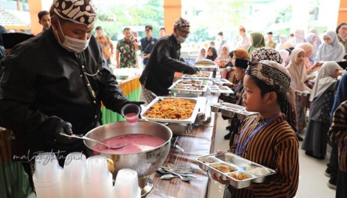 Sistem Prasmanan MBG Bikin Siswa Malang Lebih Semangat Makan