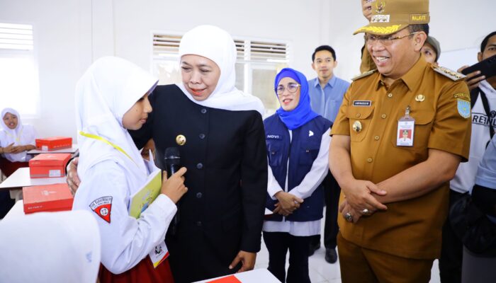 Gubernur Khofifah Dorong Sekolah Kelola Penggunaan Gadget Secara Bijak, Seimbangkan Aktivitas Digital dan Sosial