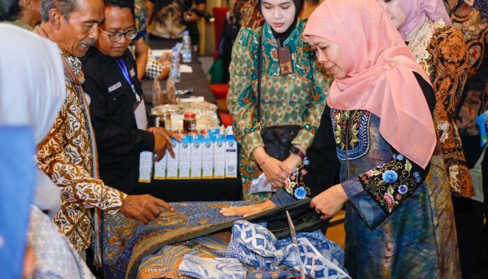 Gubernur Khofifah Ajak Masyarakat Jadi Konsumen Kritis dan Adaptif Dukung Jawa Timur sebagai Gerbang Baru Nusantara