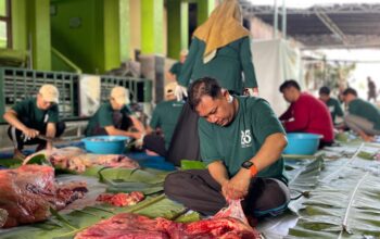 Roushon Fikr Peduli Jombang Sembelih 15 Kambing dan 3 Sapi di Idul Adha 1447 H