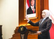 Gubernur Khofifah Apresiasi Pengabdian Guru, 400 Insan Pendidikan Terima Satyalancana Karya Satya
