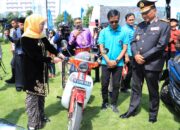 Gubernur Khofifah Dukung Inovasi Siswa SMK, Kendaraan Listrik Hasil Konversi BBM Jadi Daya Tarik Hardiknas