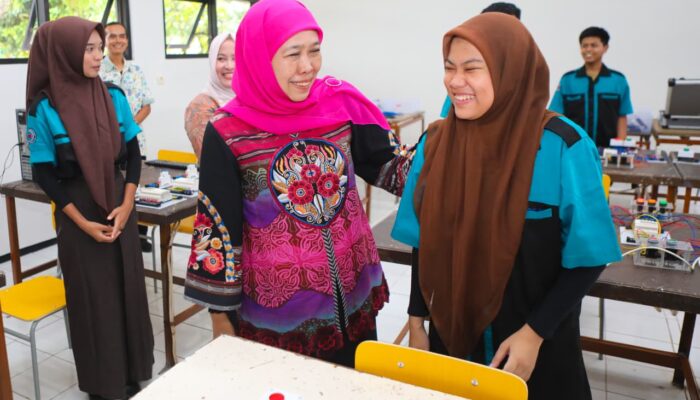 Gubernur Khofifah Perluas Peluang Kerja Lulusan SMK Lewat Magang dan Penempatan Luar Negeri
