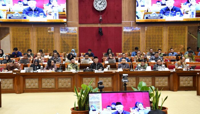 DPR RI Nilai Surat Edaran Mendikdasmen Jadi Solusi Transisi bagi Guru Non-ASN