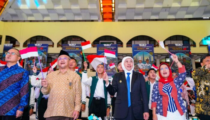 Gubernur Khofifah: Anak-Anak SMK dan LKP Jawa Timur adalah Champion yang Siap Menjadi Harapan Bangsa di Kancah Dunia